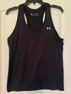 Women’s under Armour black medium tank